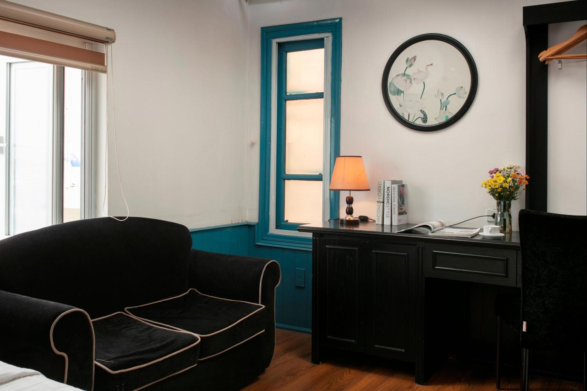 Hanoi Solo Hostel Экстерьер фото