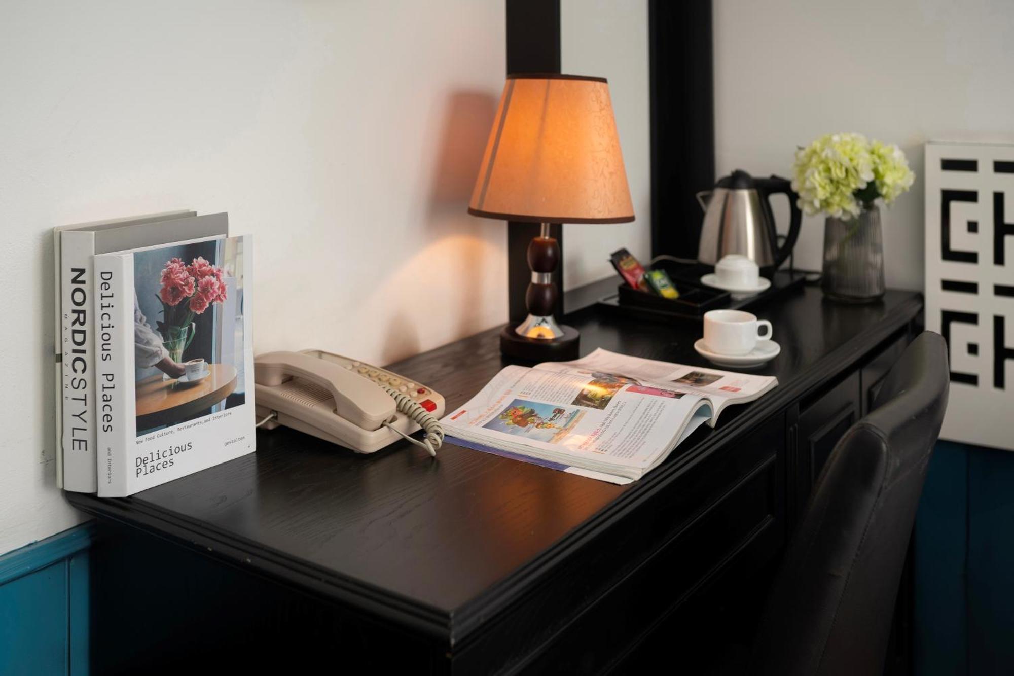 Hanoi Solo Hostel Экстерьер фото