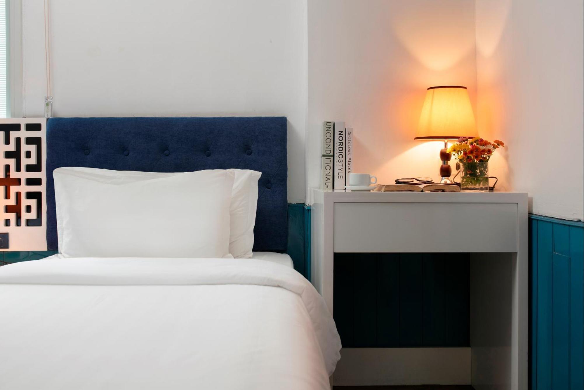 Hanoi Solo Hostel Экстерьер фото